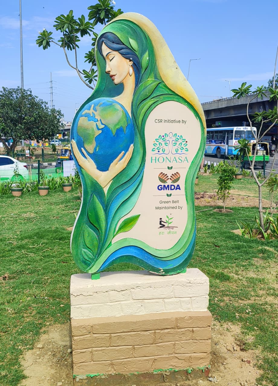 Earth Guardian statue at Rajiv Chowk Green Belt Corridor